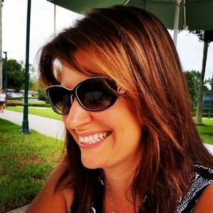 Meet your Posher, Crystal